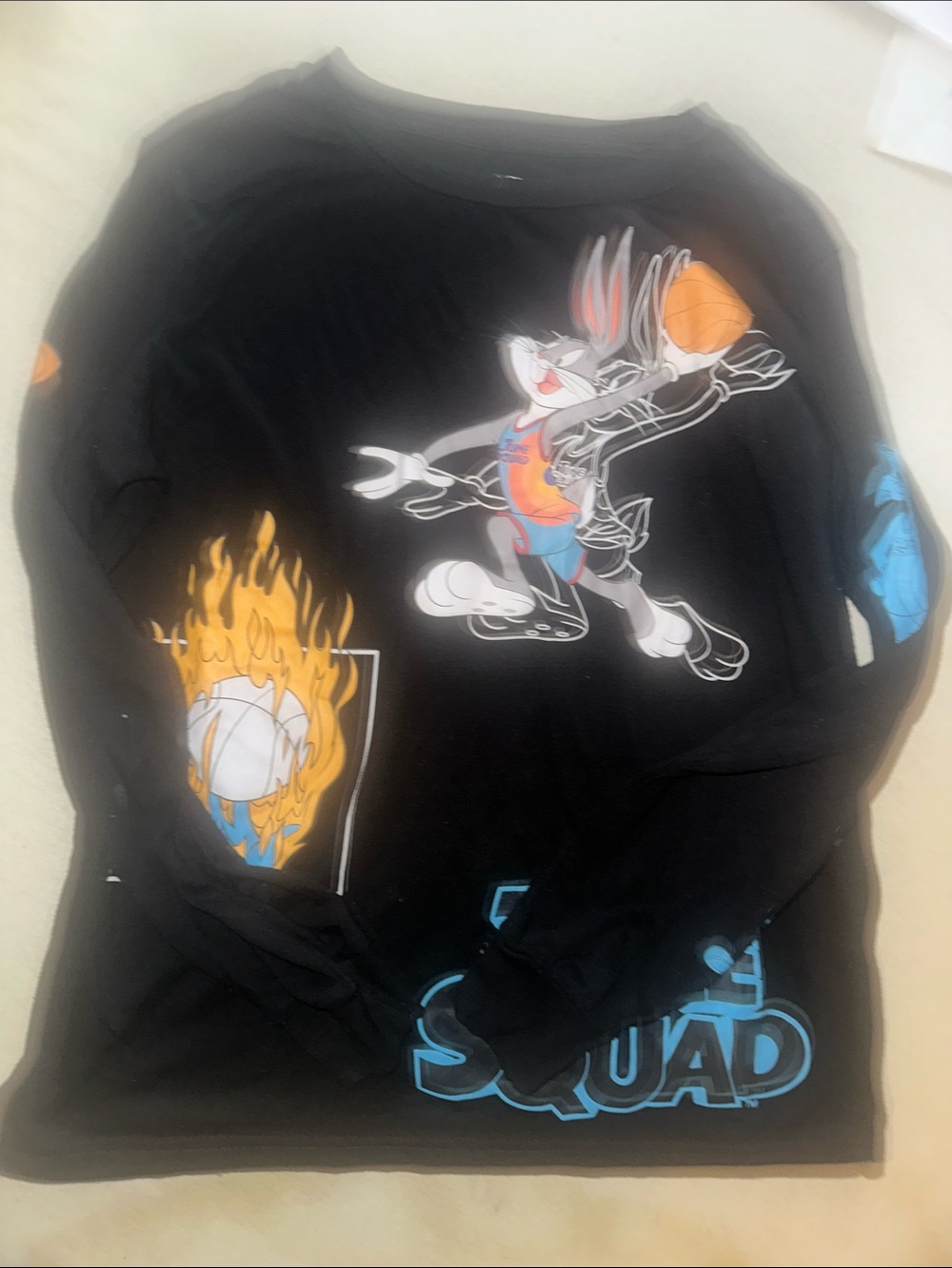 Kids Size 14/16 Black Looney Tunes Bugs Bunny Basketball Long Sleeve Shirt